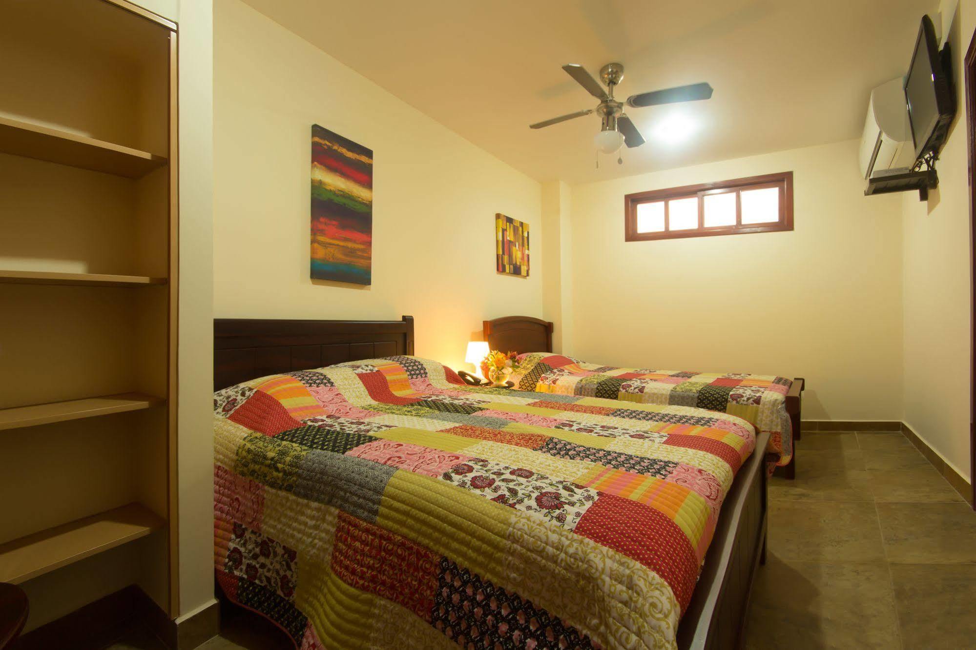 Puerta Sol Inn Manglaralto Екстериор снимка